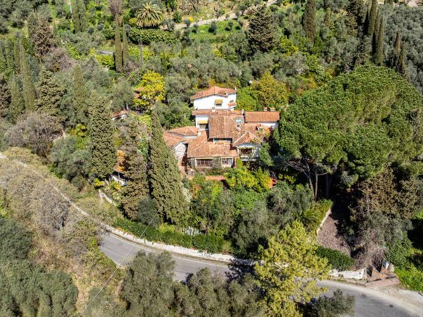 casa indipendente in vendita a Massarosa in zona Bargecchia