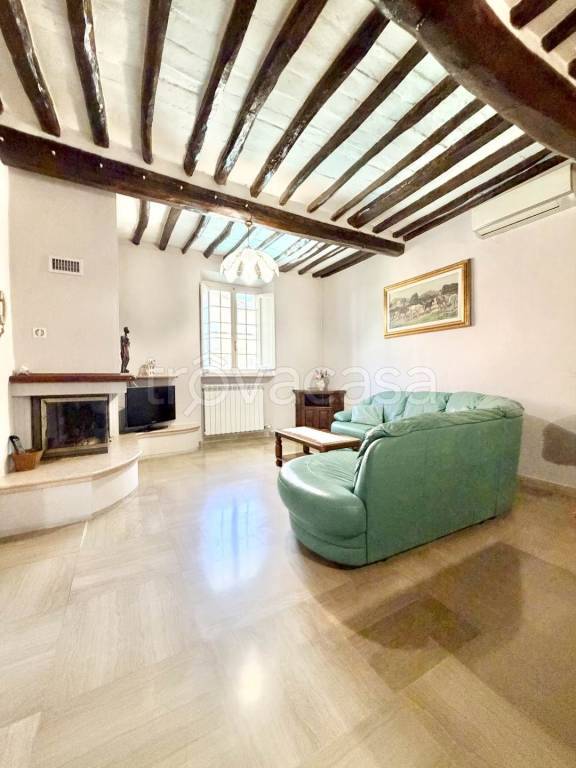 casa indipendente in vendita a Massarosa