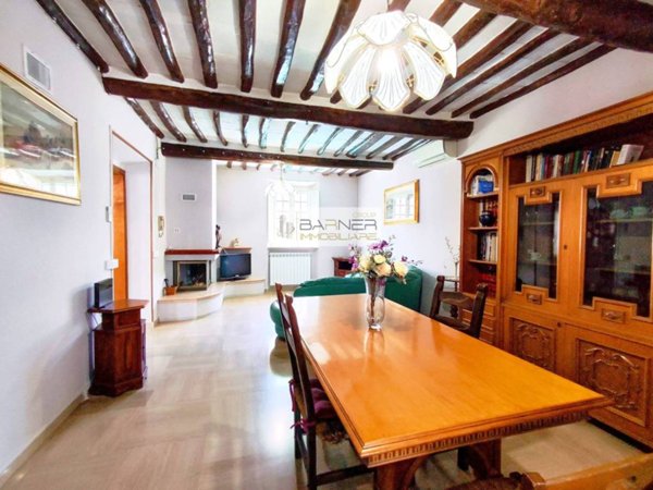 casa indipendente in vendita a Massarosa