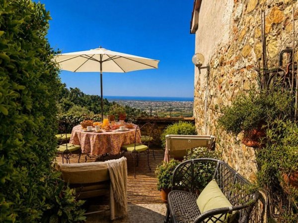 casa indipendente in vendita a Massarosa in zona Mommio