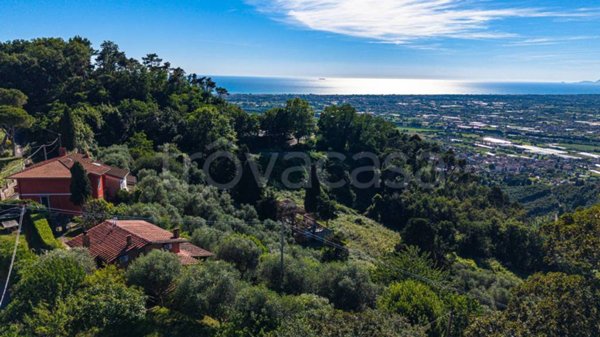 casa indipendente in vendita a Massarosa in zona Mommio