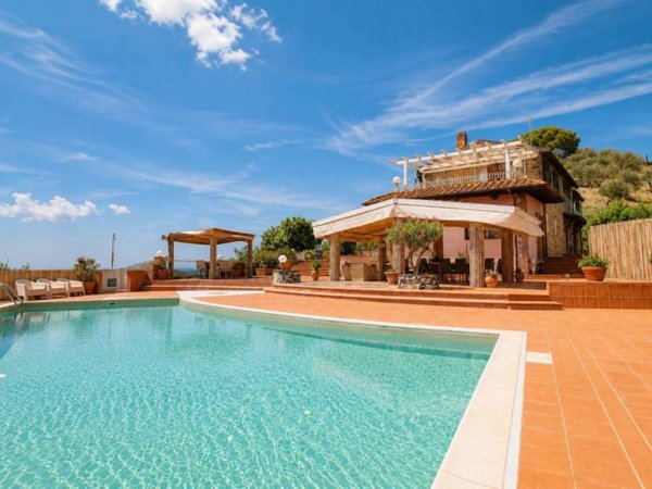 casa indipendente in vendita a Massarosa