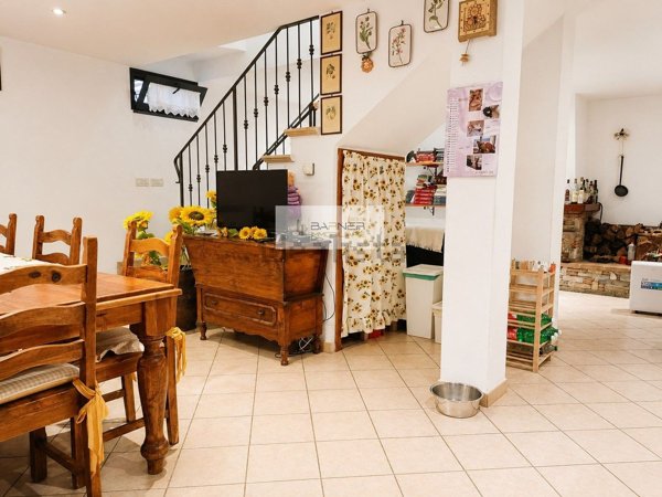 casa indipendente in vendita a Massarosa in zona Quiesa