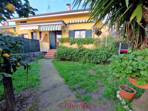 casa indipendente in vendita a Massarosa in zona Quiesa