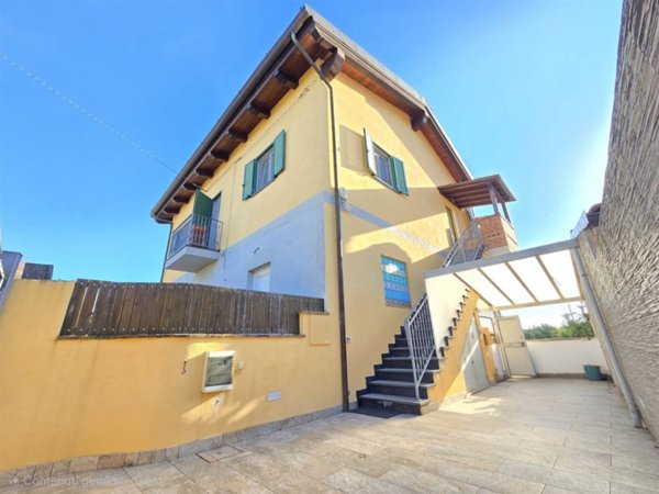 casa indipendente in vendita a Massarosa in zona Corsanico