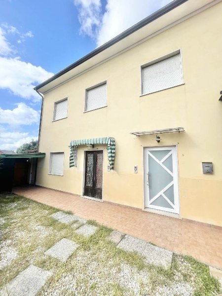 casa indipendente in vendita a Massarosa in zona Quiesa