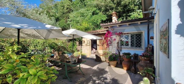 casa indipendente in vendita a Massarosa in zona Stiava