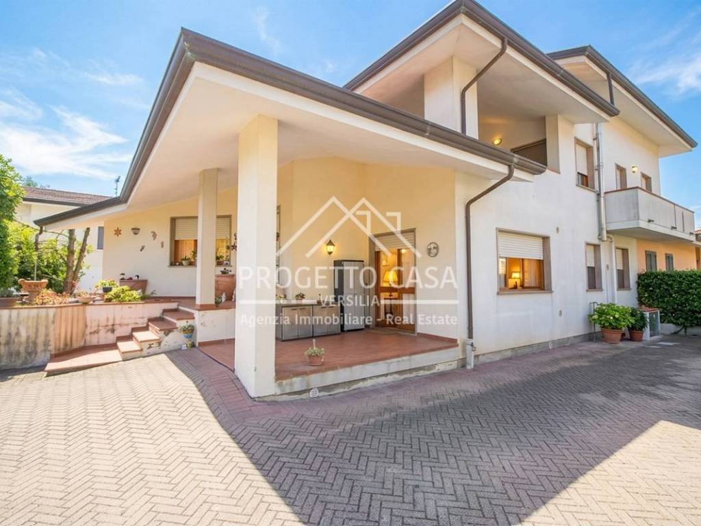casa indipendente in vendita a Massarosa
