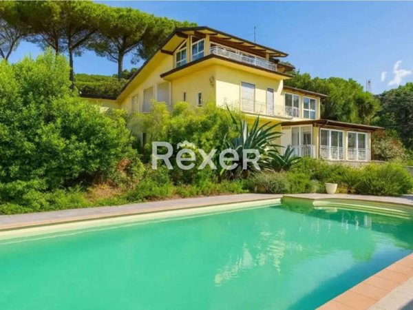 casa indipendente in vendita a Massarosa in zona Corsanico