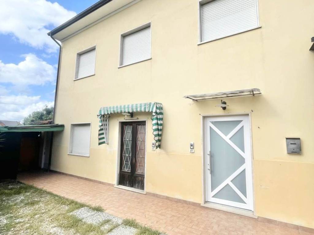 casa indipendente in vendita a Massarosa in zona Quiesa