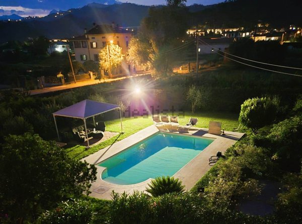 casa indipendente in vendita a Massarosa in zona Quiesa