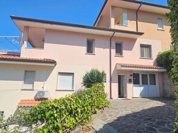 casa indipendente in vendita a Massarosa in zona Quiesa