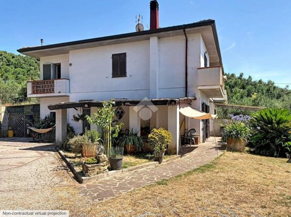 casa indipendente in vendita a Massarosa in zona Massaciuccoli