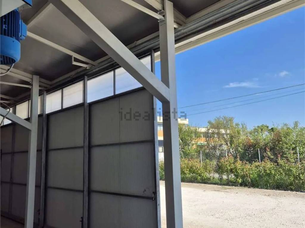 locale commerciale in vendita a Massarosa