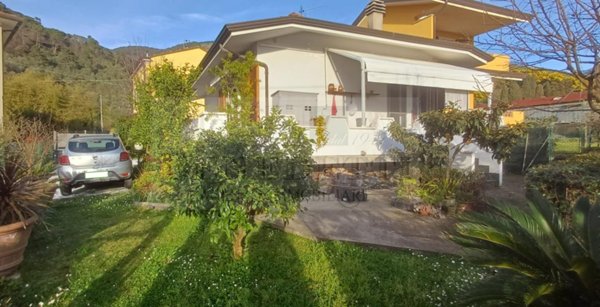 appartamento in vendita a Massarosa in zona Quiesa