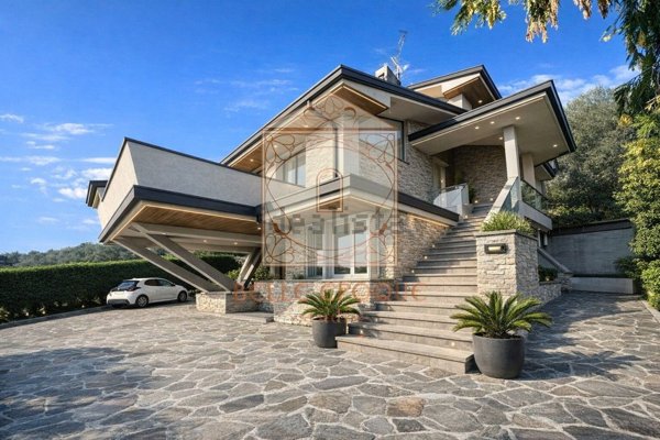 casa indipendente in vendita a Massarosa