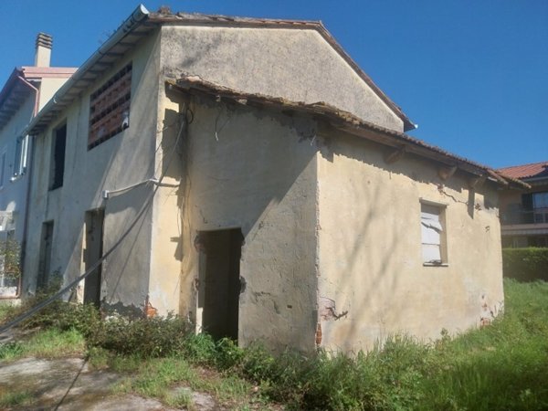 negozio in vendita a Massarosa in zona Stiava