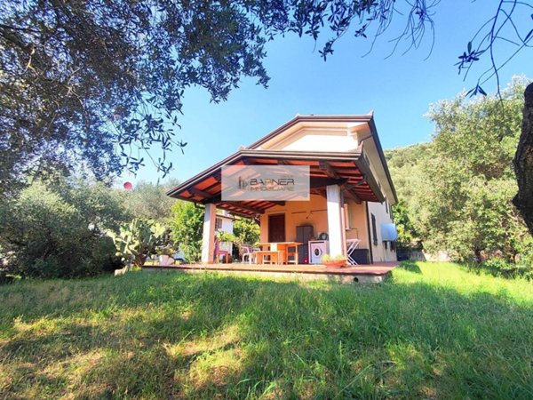 casa indipendente in vendita a Massarosa in zona Piano di Conca