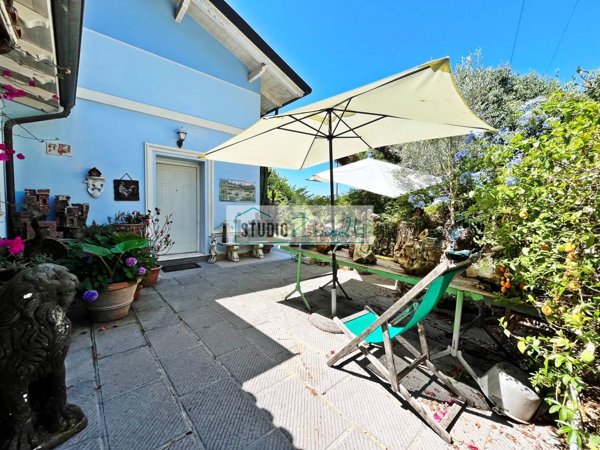 casa indipendente in vendita a Massarosa in zona Stiava