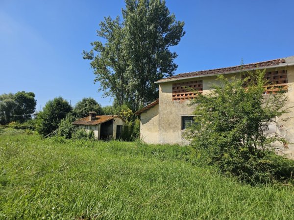 casale in vendita a Massarosa in zona Piano di Mommio