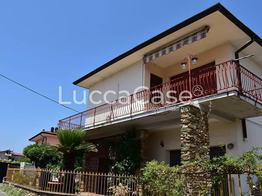 casa indipendente in vendita a Massarosa