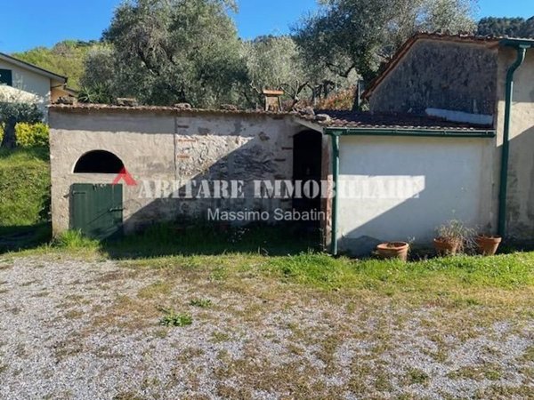 casa indipendente in vendita a Massarosa in zona Quiesa