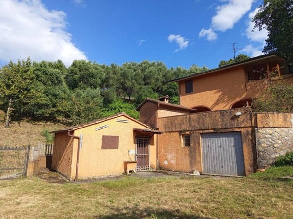 casa indipendente in vendita a Massarosa in zona Bargecchia