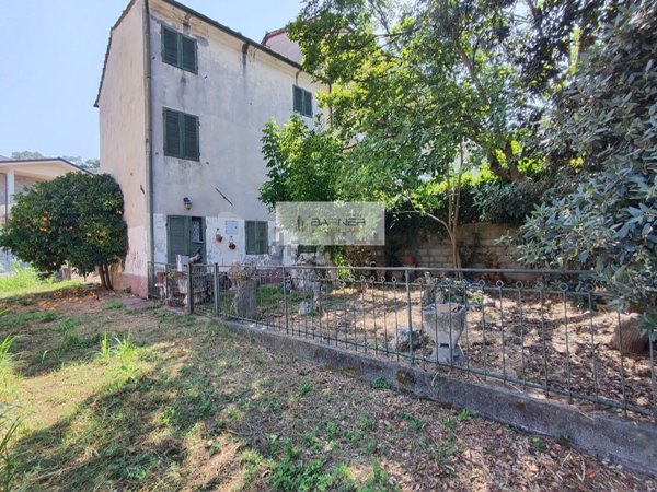 casa indipendente in vendita a Massarosa in zona Quiesa
