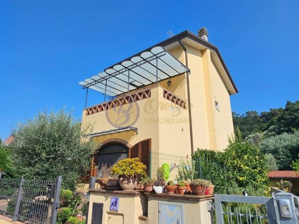 casa indipendente in vendita a Massarosa in zona Bozzano