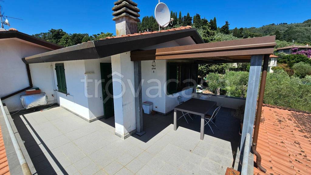 casa indipendente in vendita a Massarosa in zona Piano di Mommio