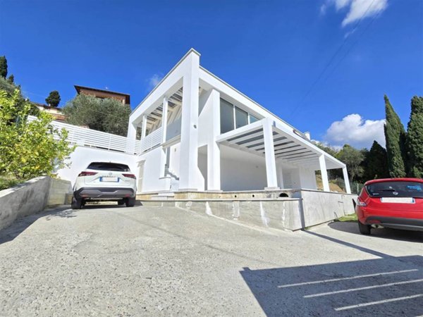 casa indipendente in vendita a Massarosa in zona Bargecchia
