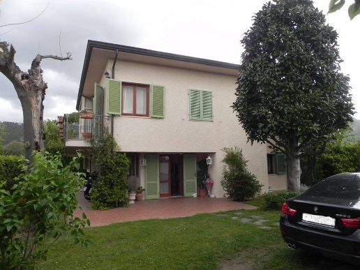 casa indipendente in vendita a Massarosa