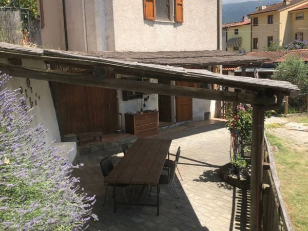 casa indipendente in vendita a Massarosa in zona Bargecchia