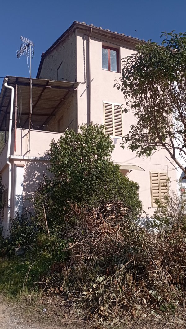 casa indipendente in vendita a Massarosa in zona Bozzano
