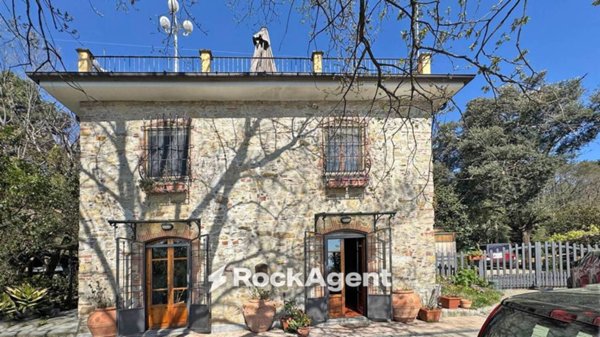 casa indipendente in vendita a Massarosa