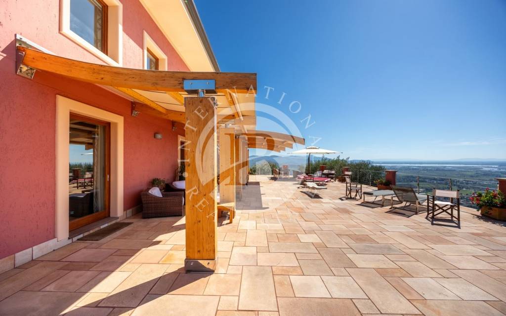 casa indipendente in vendita a Massarosa
