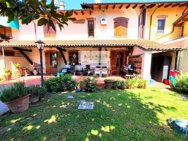 casa indipendente in vendita a Massarosa in zona Piano di Mommio