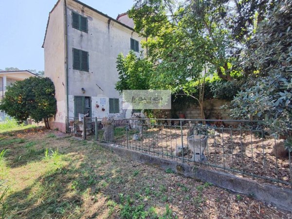 casa indipendente in vendita a Massarosa in zona Quiesa