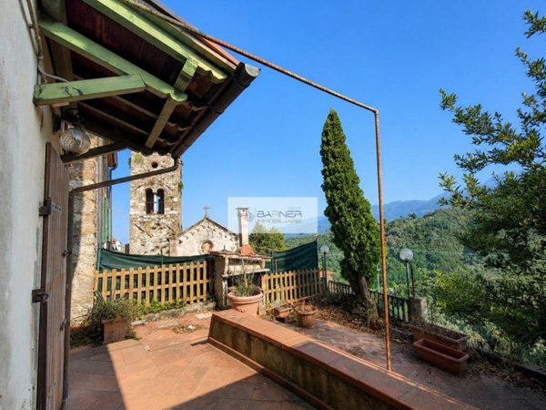 casa indipendente in vendita a Massarosa in zona Piano di Mommio