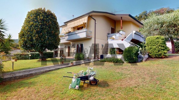 casa indipendente in vendita a Massarosa in zona Piano di Conca