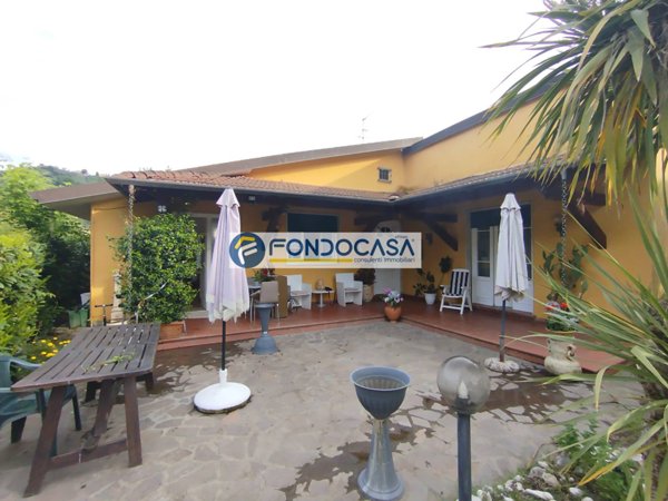 casa indipendente in vendita a Massarosa in zona Stiava