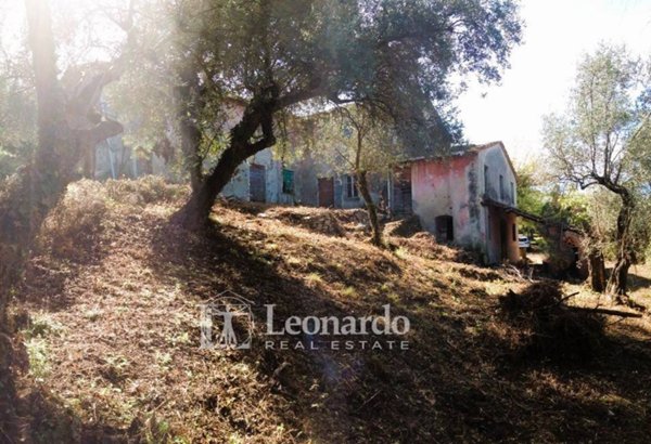casa indipendente in vendita a Massarosa in zona Pieve a Elici