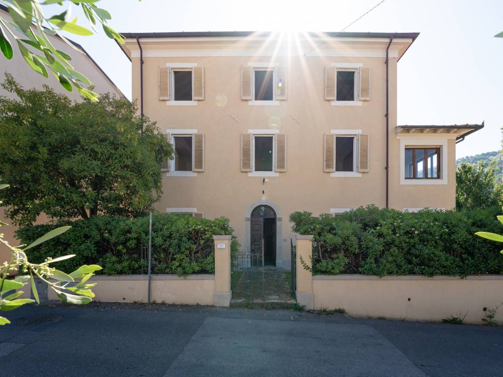 casa indipendente in vendita a Massarosa in zona Quiesa