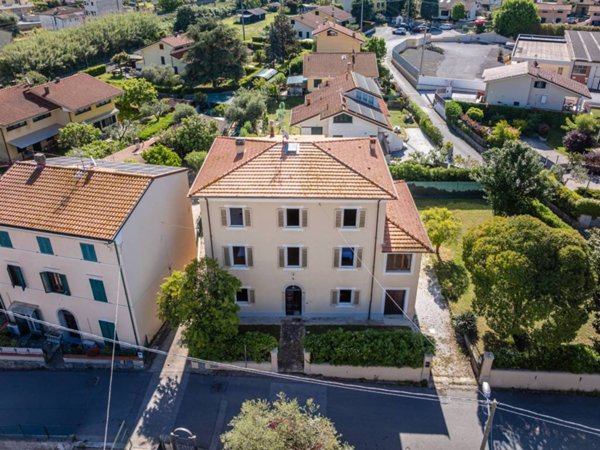 casa indipendente in vendita a Massarosa in zona Quiesa