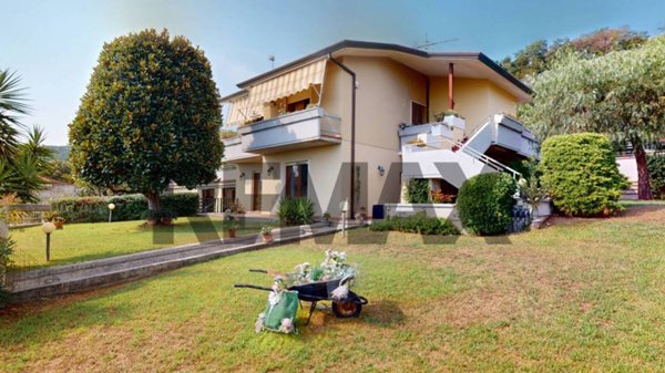 casa indipendente in vendita a Massarosa in zona Piano di Conca