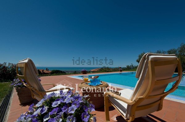 casa indipendente in vendita a Massarosa