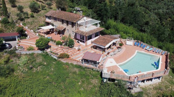 casa indipendente in vendita a Massarosa in zona Bargecchia