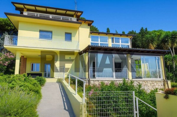 casa indipendente in vendita a Massarosa