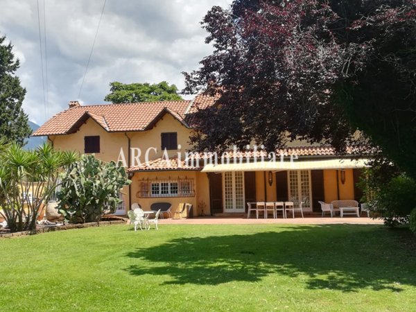 casa indipendente in vendita a Massarosa