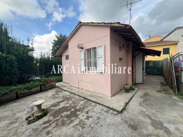 casa indipendente in vendita a Massarosa in zona Piano di Mommio